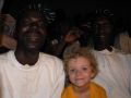 08 Audrey parmi les spectateurs Burkinabe du Nord